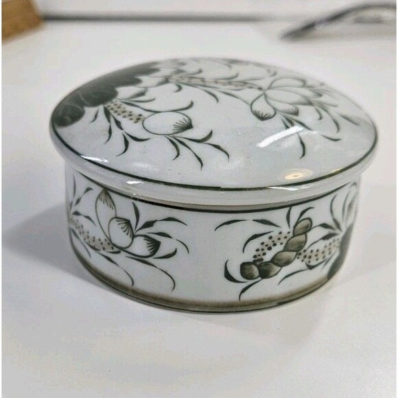 Vintage Celadon Trinket Box W Lotus Made in Thailand ~3.5" Handpainted Ceramic - Picture 9 of 12